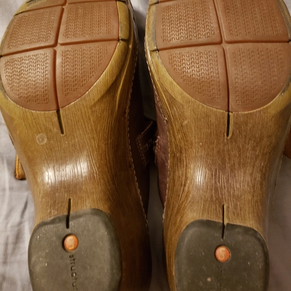 Leather clogs - Picture 3 of 3